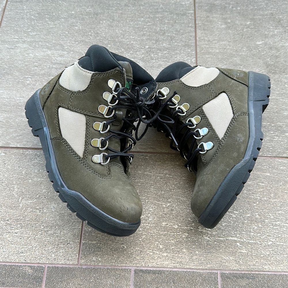 Timberland boys boots size 1. Great condition.